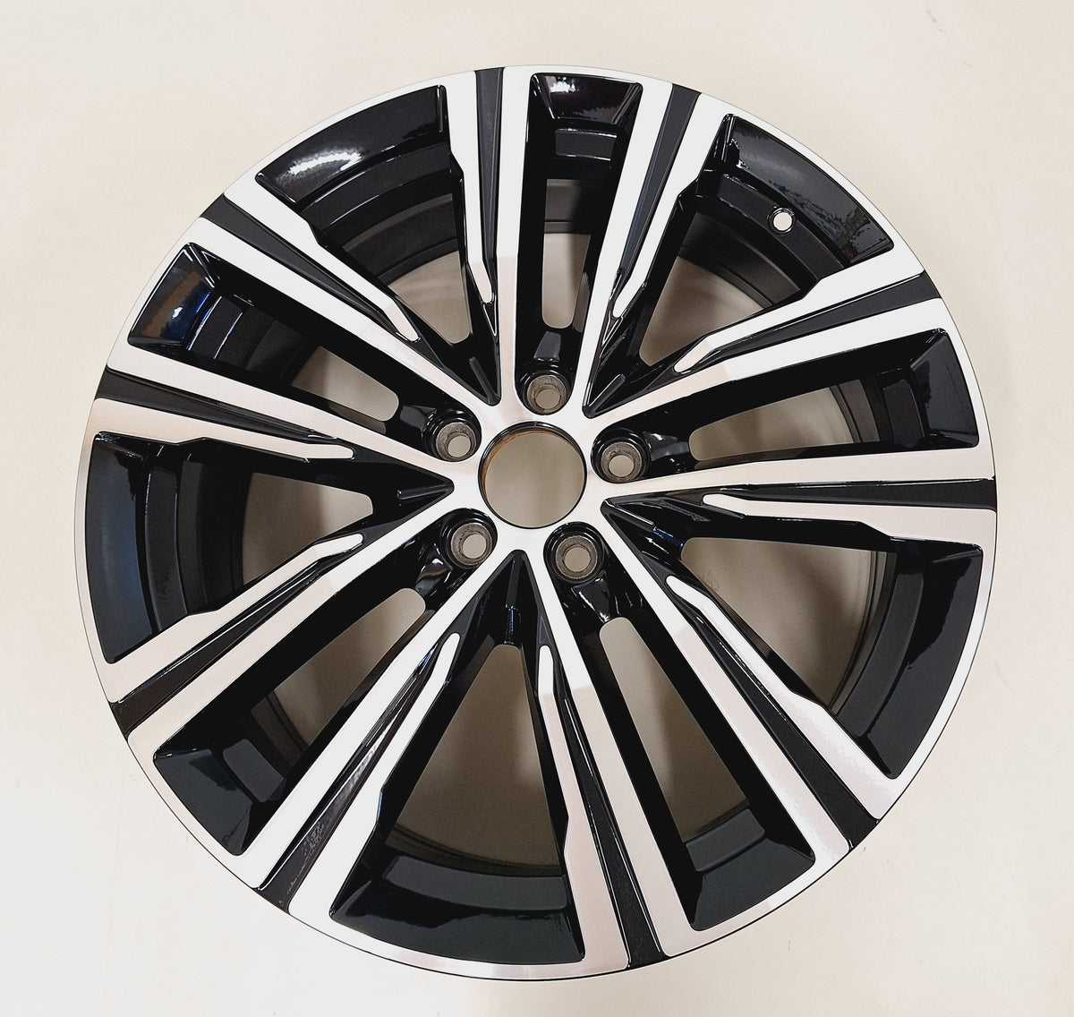 32134530 Volvo OEM 19